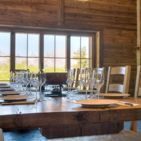 Chalet Adey - Luxe Ski/in-out *